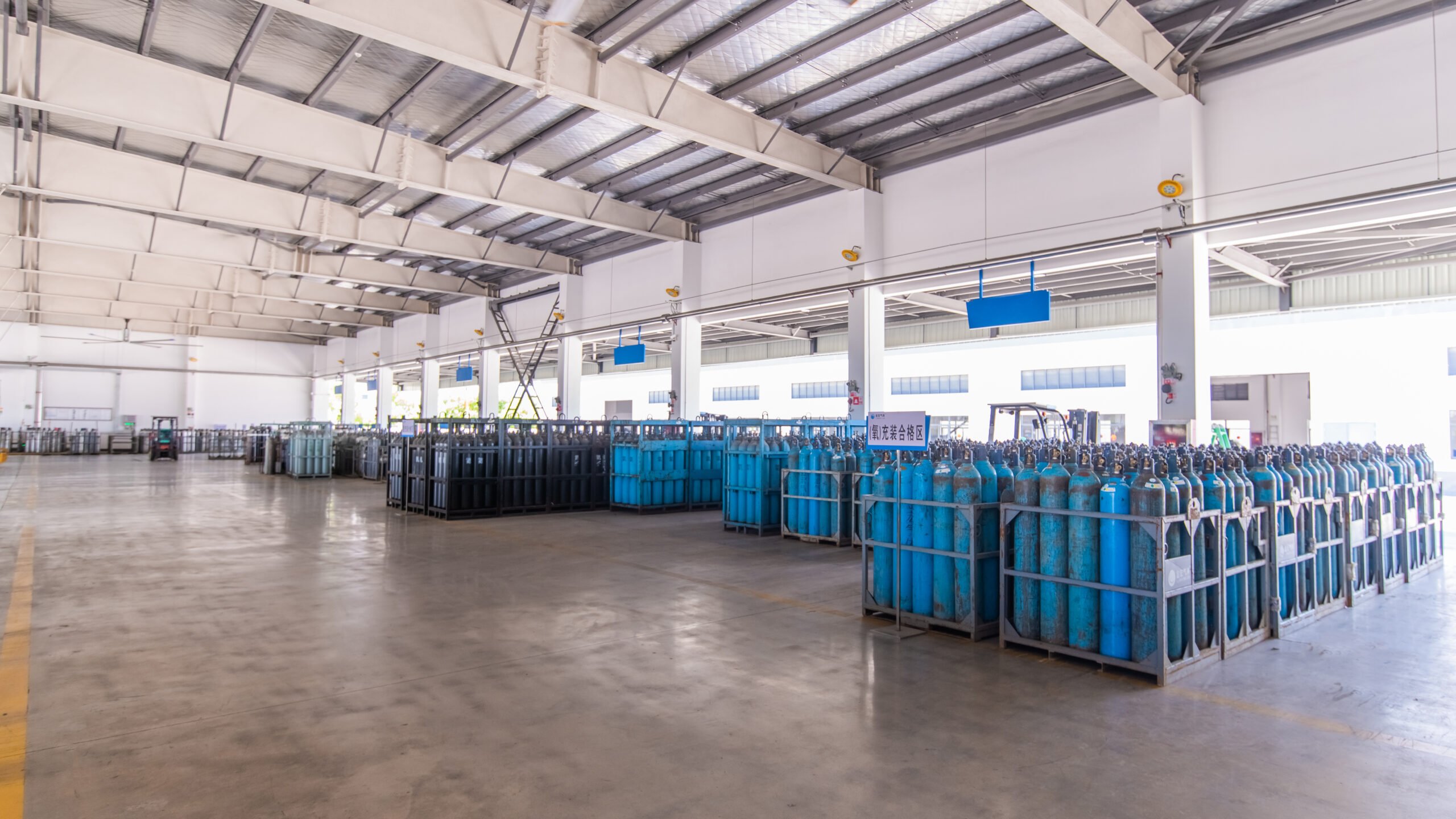 Welded Cylinders vs. Seamless Cylinders: A Complete Guide to Key Differences from Manufacturing to Selection